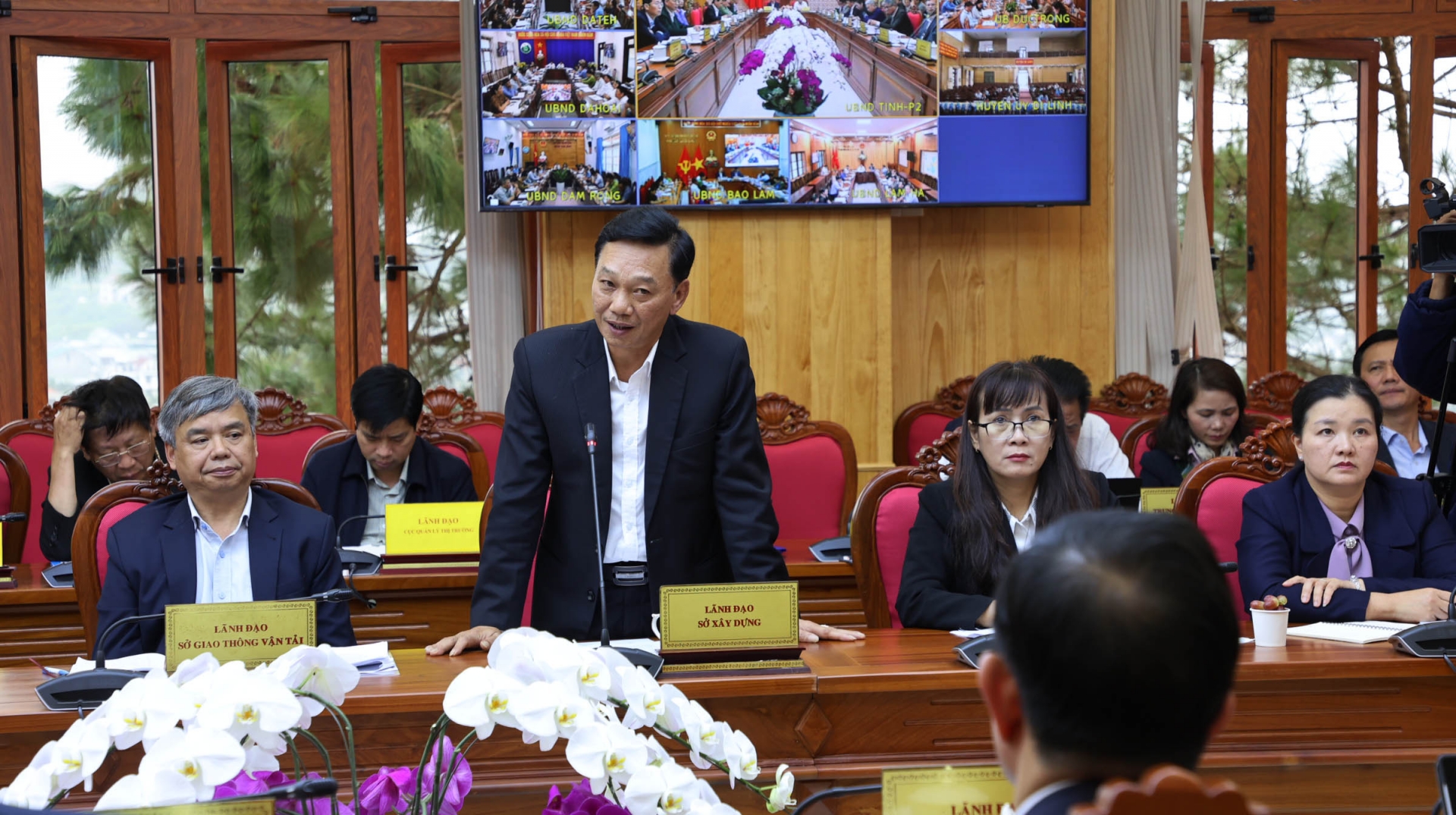 Ông Lê Quang Trung - Giám đốc Sở Xây dựng, trình bày vướng tiến độ giải ngân 