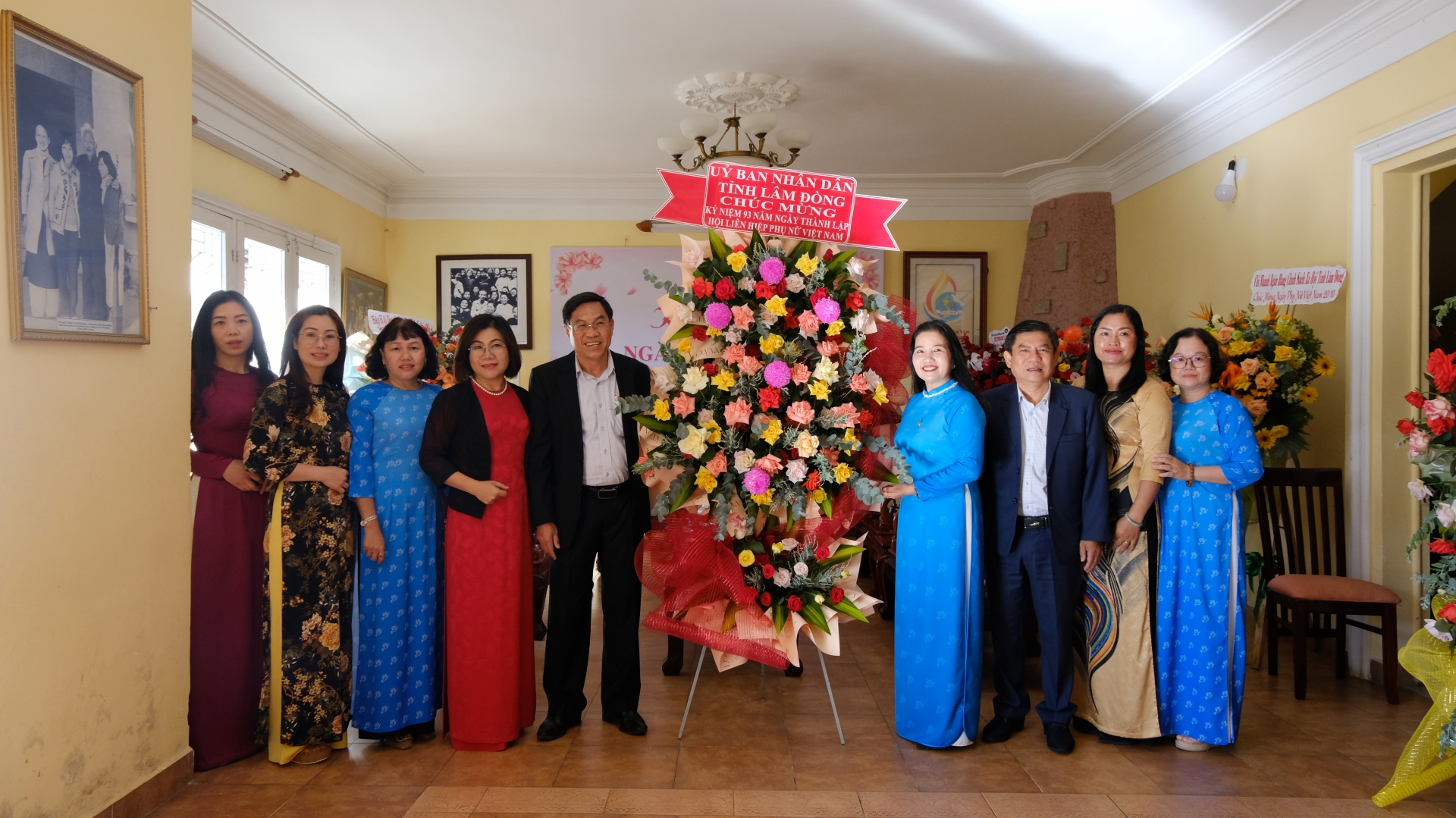 Đại diện lãnh đạo tỉnh thăm, chúc mừng Hội LHPN tỉnh nhân Ngày Phụ nữ Việt Nam