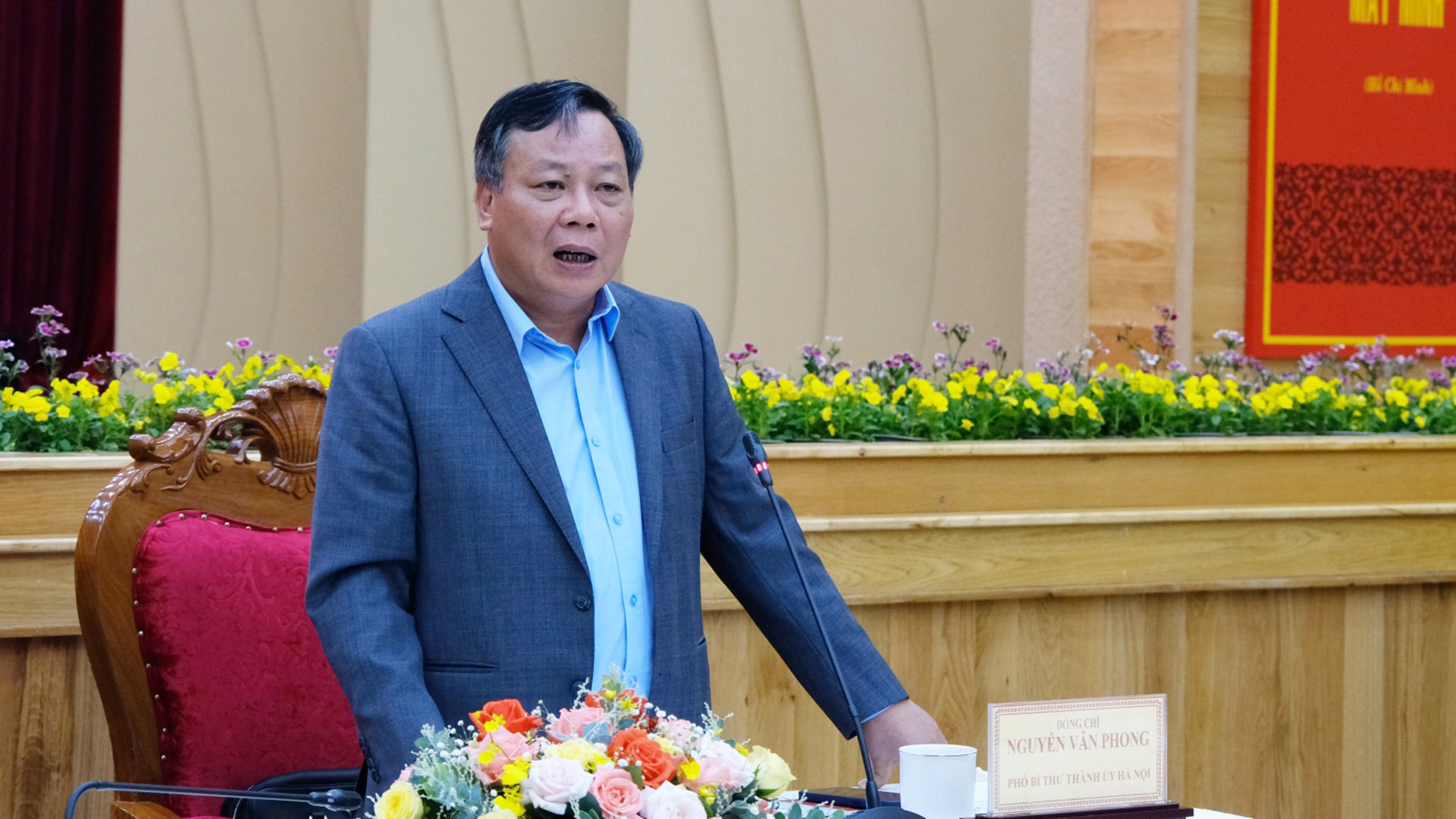Đồng chí Nguyễn Văn Phong - Phó Bí thư Thành ủy Hà Nội phát biểu tại hội nghị