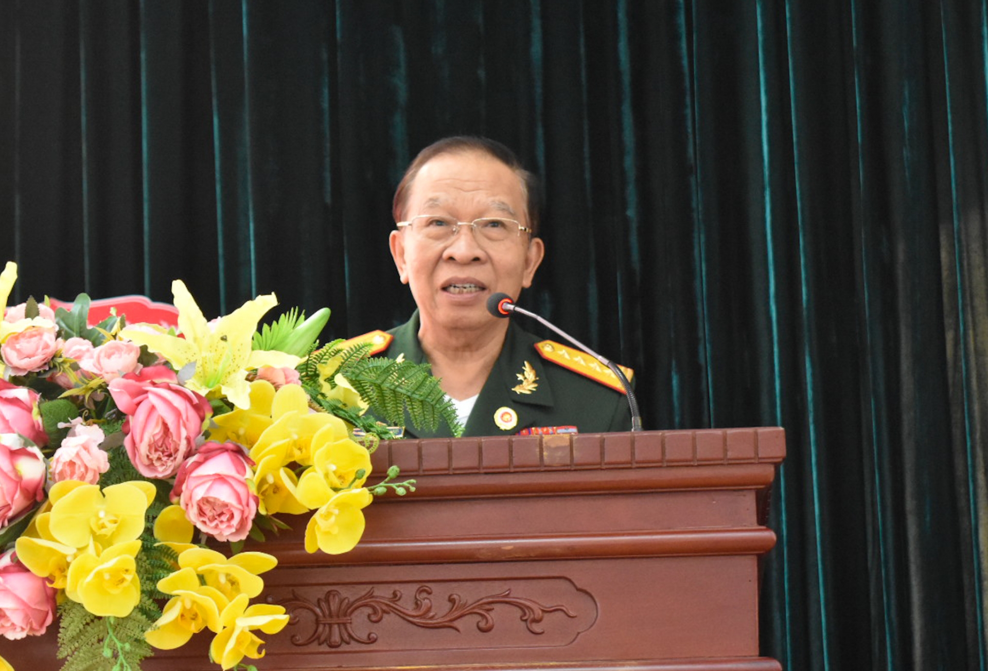 Đồng chí Vũ Công Tiến - Chủ tịch Hội CCB tỉnh Lâm Đồng phát biểu chỉ đạo tại Đại hội 