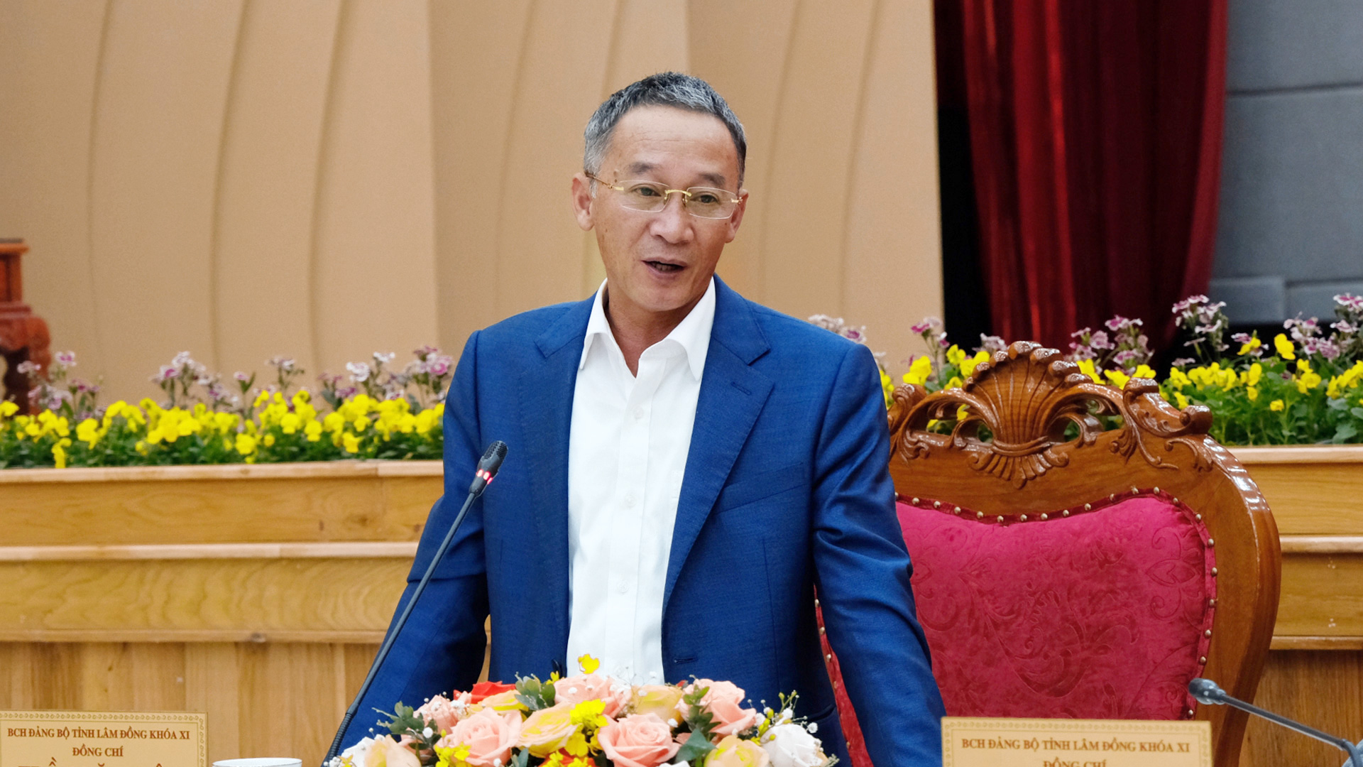 Đồng chí Trần Văn Hiệp - Phó Bí thư Tỉnh ủy, Chủ tịch UBND tỉnh Lâm Đồng phát biểu tại hội nghị