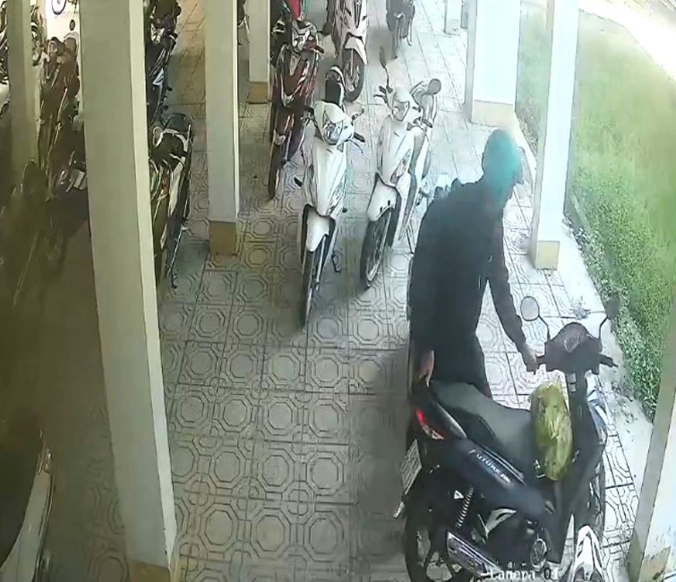 Truy tìm đối tượng đột nhập Trung tâm Y tế Cát Tiên lấy trộm xe máy