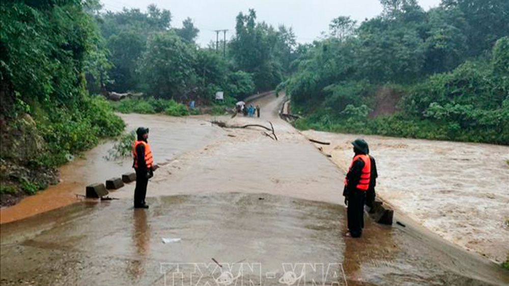 Một điểm chốt chặn tại khu vực cầu tràn khi nước dâng cao của xã Hướng Lập, huyện Hướng Hóa (Quảng Trị )