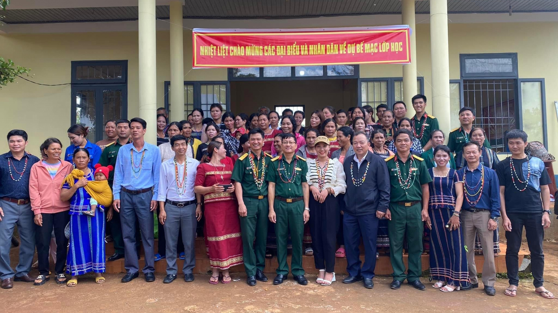 Đoàn Kinh tế - Quốc phòng hoàn thành lớp xoá mù chữ cho đồng bào dân tộc thiểu số