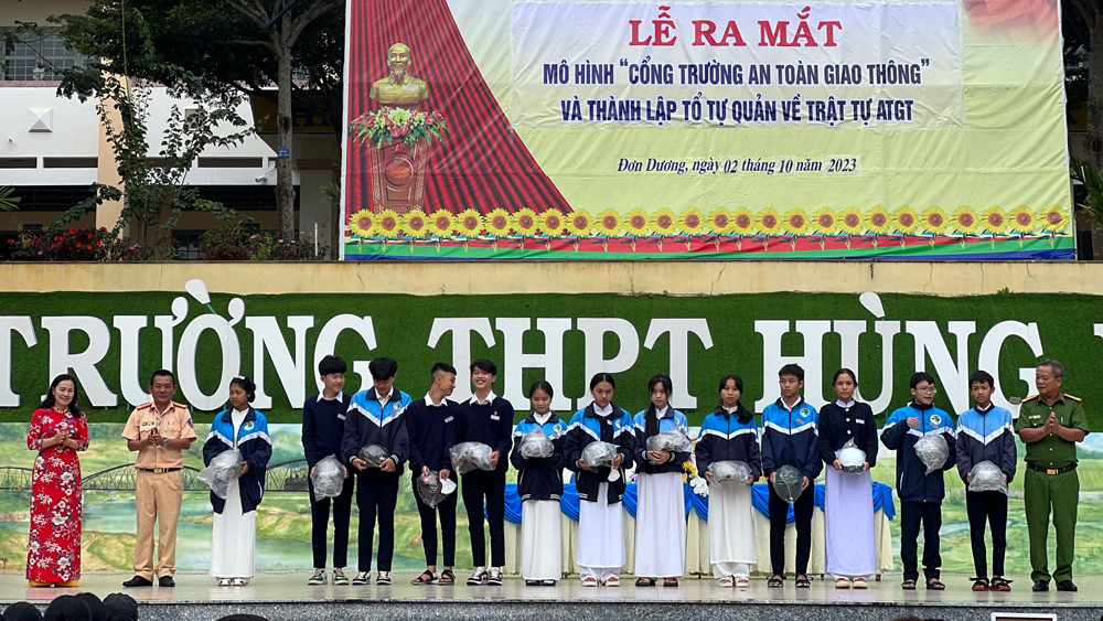 Đơn Dương: Ra mắt Mô hình “Cổng trường an toàn giao thông"