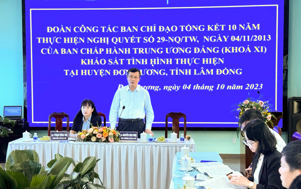 Thứ trưởng Bộ Giáo dục và Đào tạo Nguyễn Văn Phúc phát biểu tại buổi làm việc