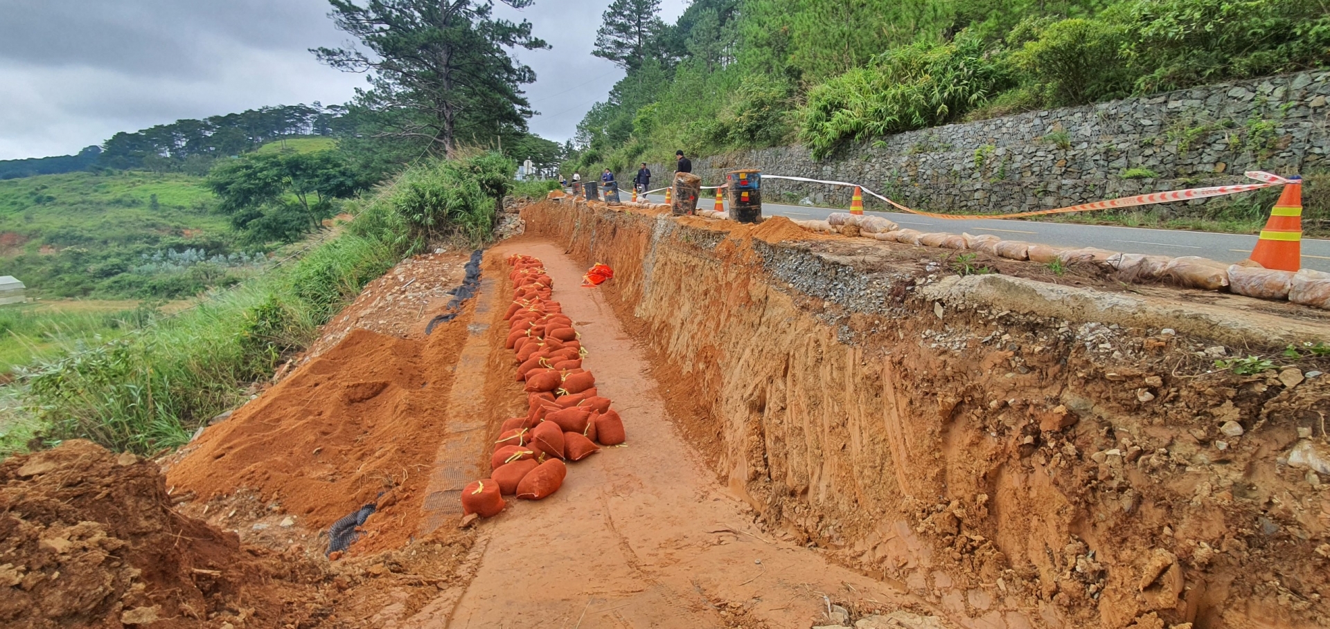 Nâng cao an toàn giao thông trên Quốc lộ 27C qua hai tỉnh Khánh Hòa và Lâm Đồng 