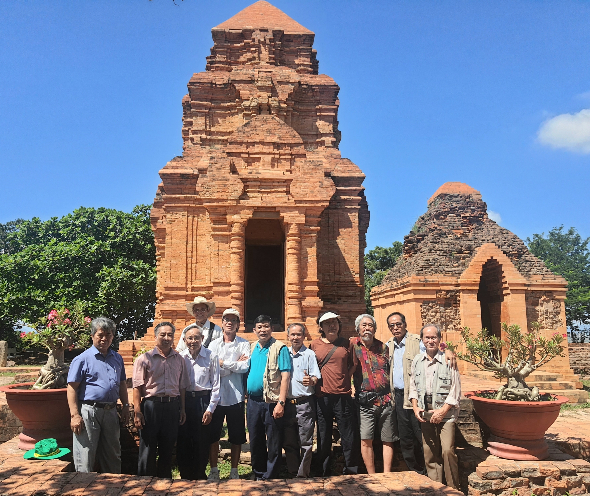 Nghiên cứu kiến trúc Chăm tại Tháp Pô Sah Inu (Bình Thuận)