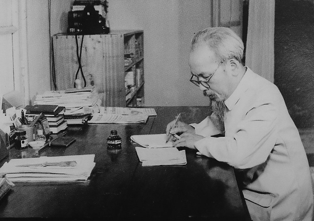 BẢO VỆ NỀN TẢNG TƯ TƯỞNG CỦA ĐẢNG: Hồ Chí Minh với việc lựa chọn con đường phát triển của dân tộc Việt Nam qua tác phẩm “Thường thức chính trị”