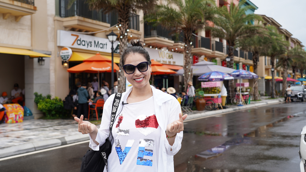 Chị Sunny Phương chia sẻ: “Với lượng khách tại đô thị tăng nhanh, biệt thự cho thuê như gà đẻ trứng vàng, mang lại nguồn lợi nhuận ổn định”