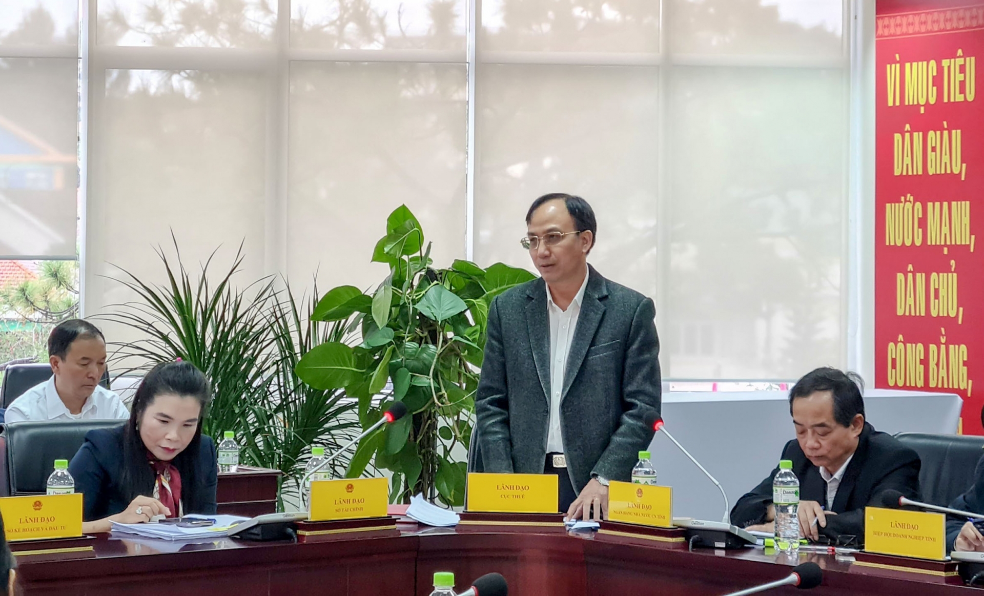 Ông Trần Phương - Cục trưởng Cục Thuế tỉnh Lâm Đồng trả lời kiến nghị của Công ty TNHH Tiến Vinh