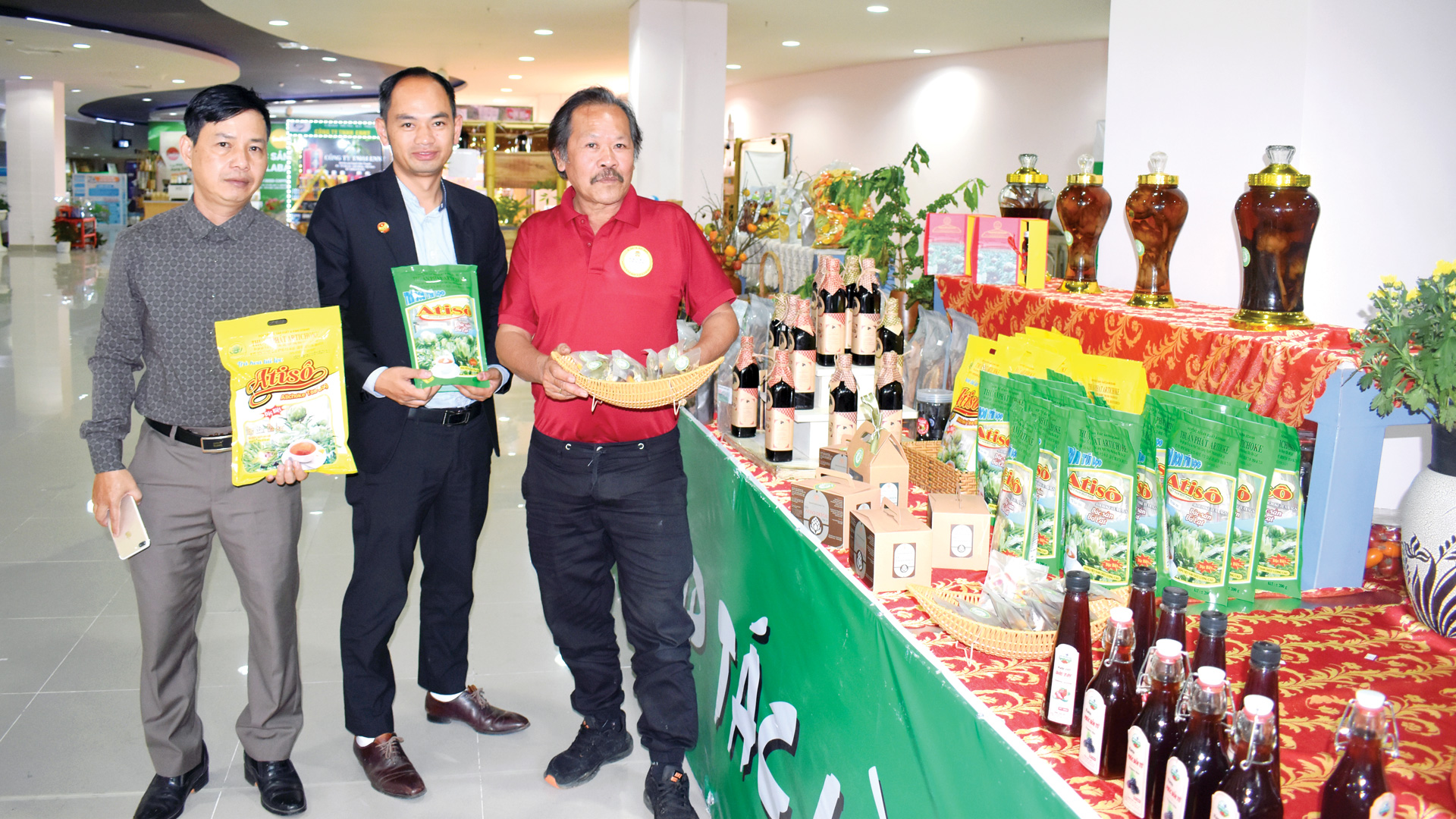 Hơn 10 dòng sản phẩm atiso Thuận Phát trưng bày trong dịp chào mừng 130 năm hình thành và phát triển TP Đà Lạt