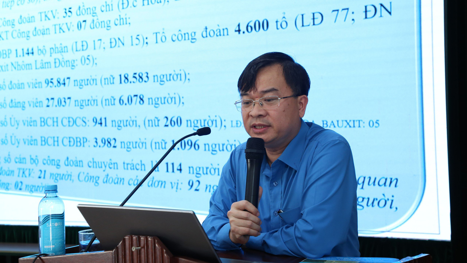 Đồng chí Lưu Thanh Hải - Ủy viên Ban Thường vụ Công đoàn Than khoáng sản Việt Nam trình bày tại buổi tập huấn
