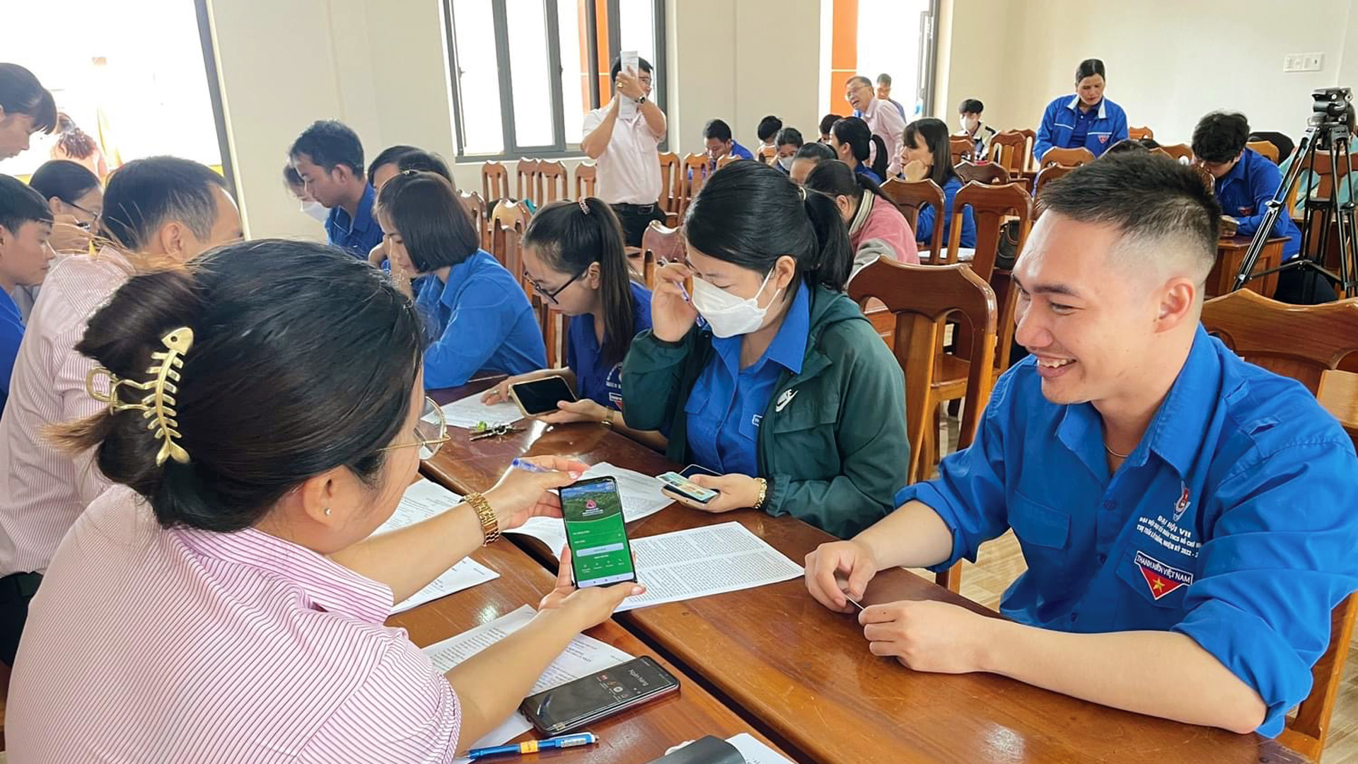 Thanh niên huyện Bảo Lâm với phong trào thanh toán không dùng tiền mặt