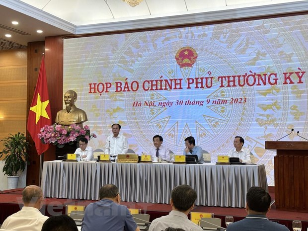 Thứ trưởng Bộ Xây dựng Nguyễn Văn Sinh chia sẻ tại họp báo