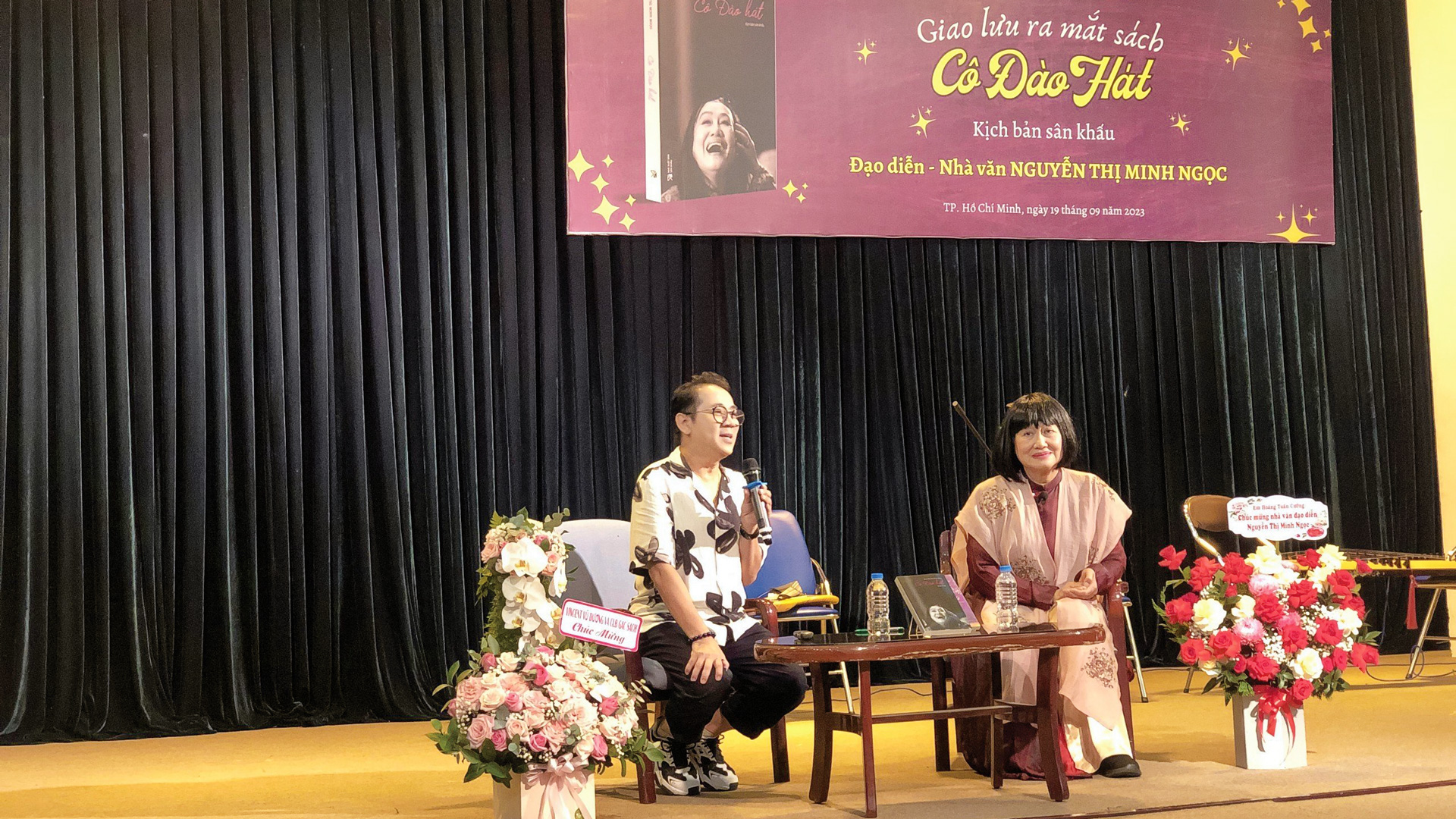 Nhà văn Nguyễn Thị Minh Ngọc cùng với nghệ sỹ Thành Lộc