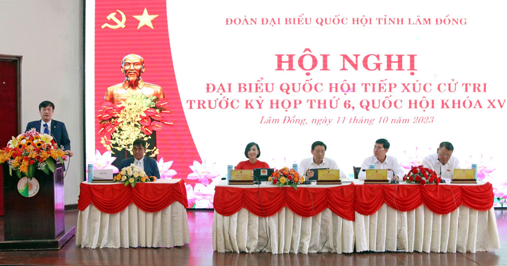 Trưởng Ban Nội chính Trung ương Phan Đình Trạc tiếp xúc cử tri tại Đà Lạt
