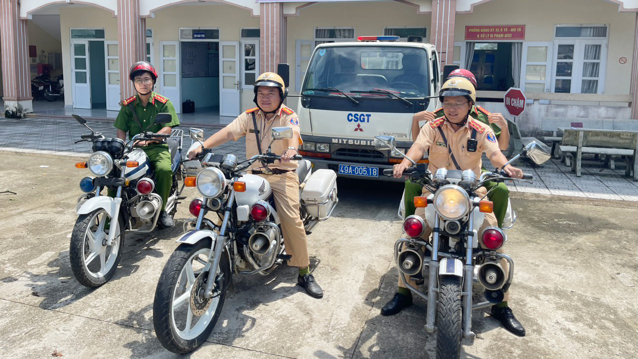 Công an huyện Đạ Huoai ra quân xử lý học sinh điều khiển phương tiện vi phạm an toàn giao thông