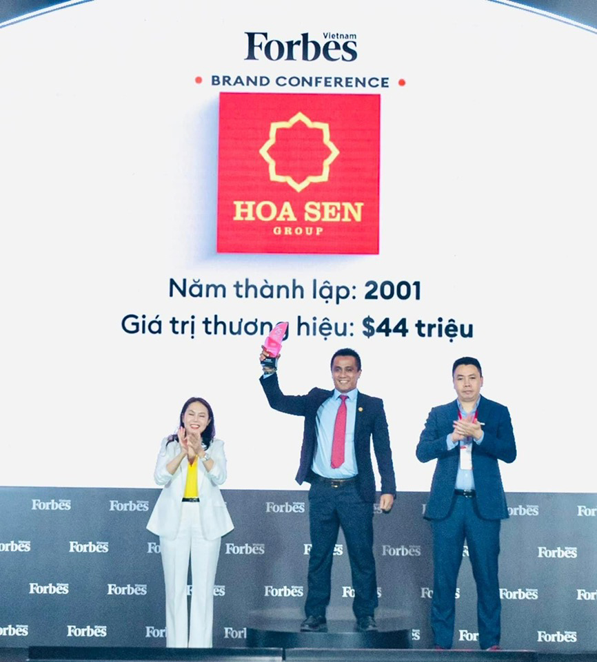 Forbes Việt Nam đã công bố và vinh danh HSG - top 25 Thương hiệu dẫn đầu với các công ty trong lĩnh vực hàng tiêu dùng cá nhân và công nghiệp