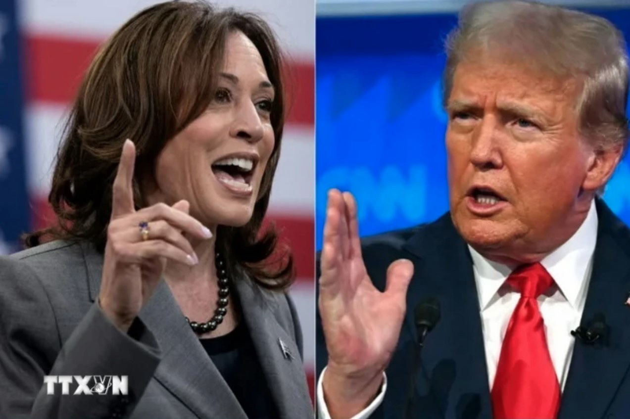 Phó Tổng thống Mỹ Kamala Harris (trái) và cựu Tổng thống Donald Trump