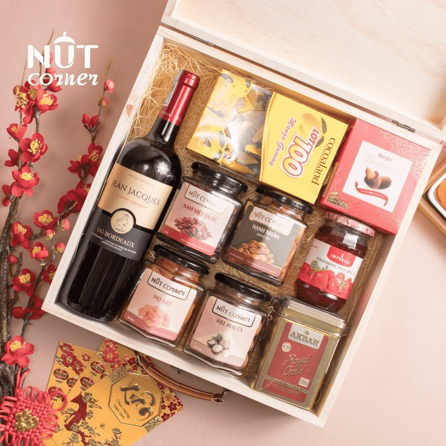 Quà Tết của Nut Corner phù hợp với nhiều độ tuổi