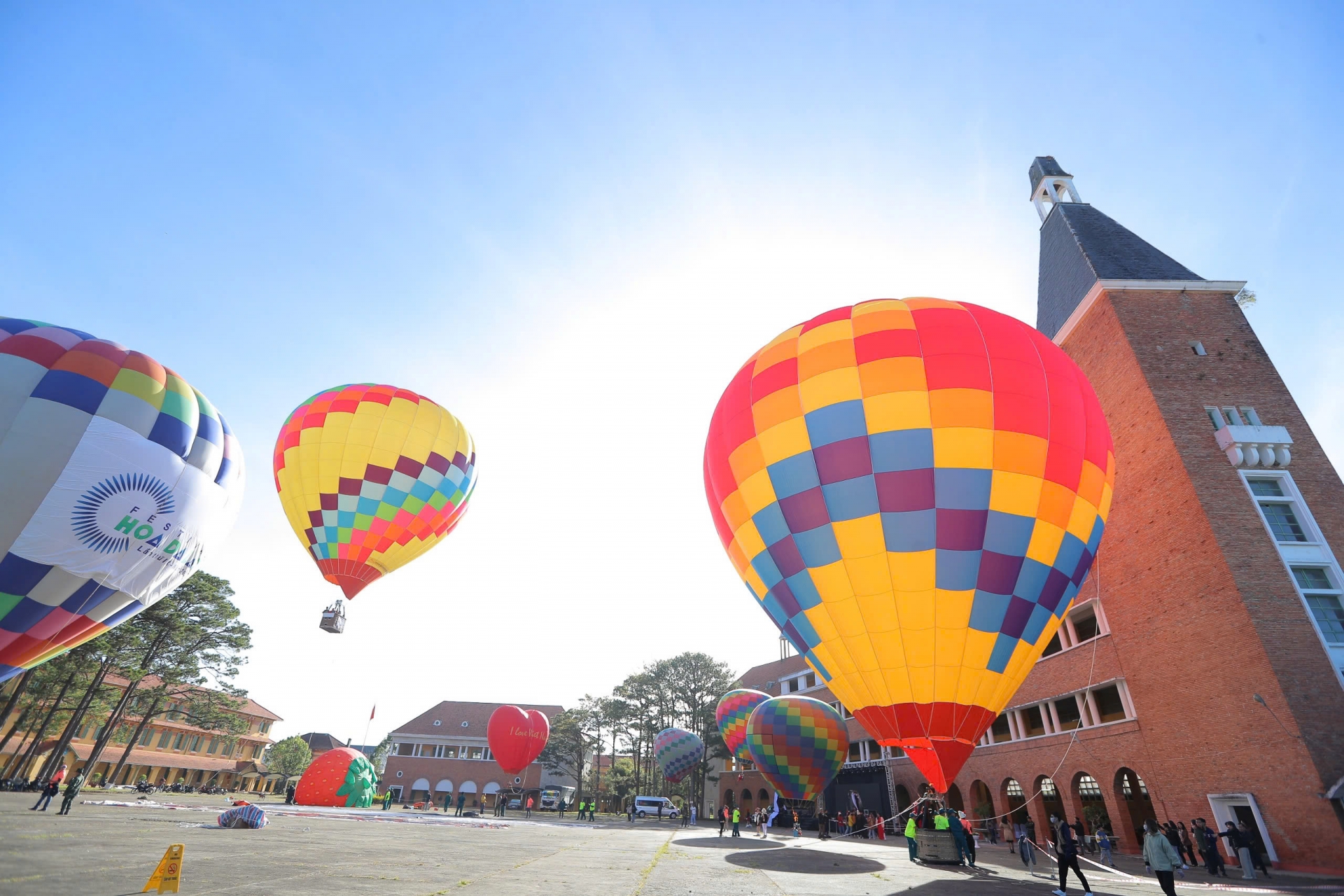 Đề xuất tổ chức Festival khinh khí cầu lớn nhất Việt Nam tại Đà Lạt