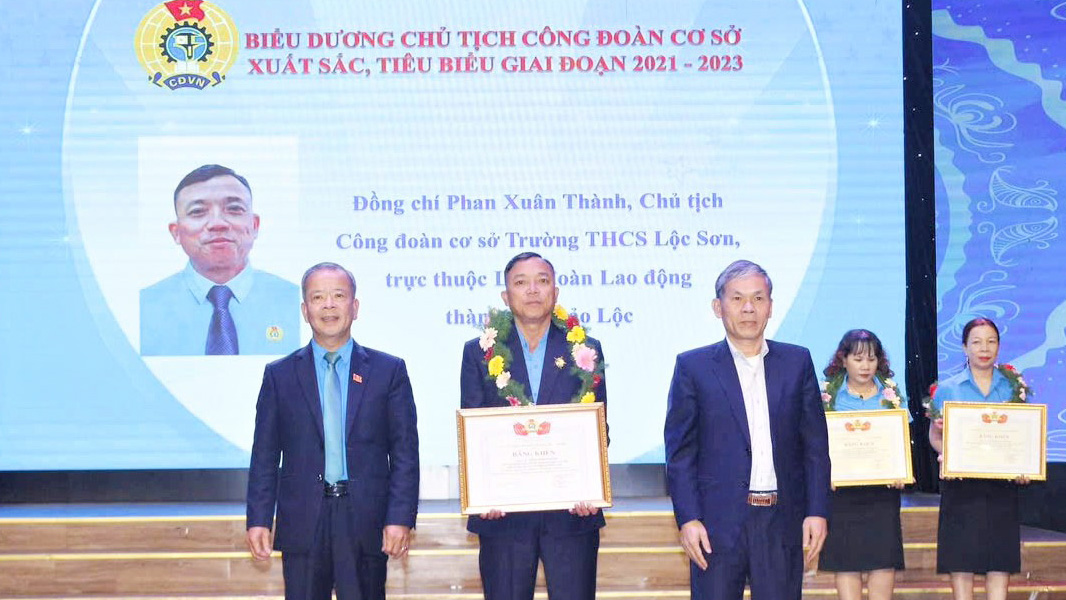 Bài dự thi Giải báo chí về Phong trào Công nhân và hoạt động Công đoàn tỉnh Lâm Ðồng lần thứ II, năm 2023-2024: Chủ tịch Công đoàn trường học tâm huyết, năng động