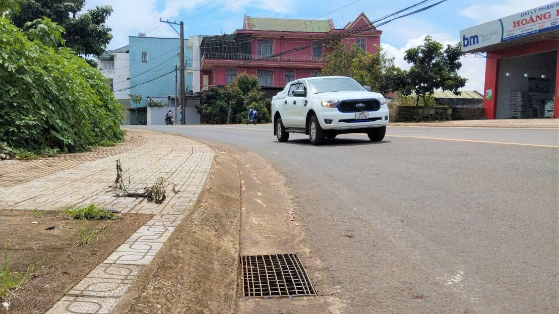 Bảo Lâm: Khắc phục tình trạng mất nắp cống sau phản ánh của Báo Lâm Đồng