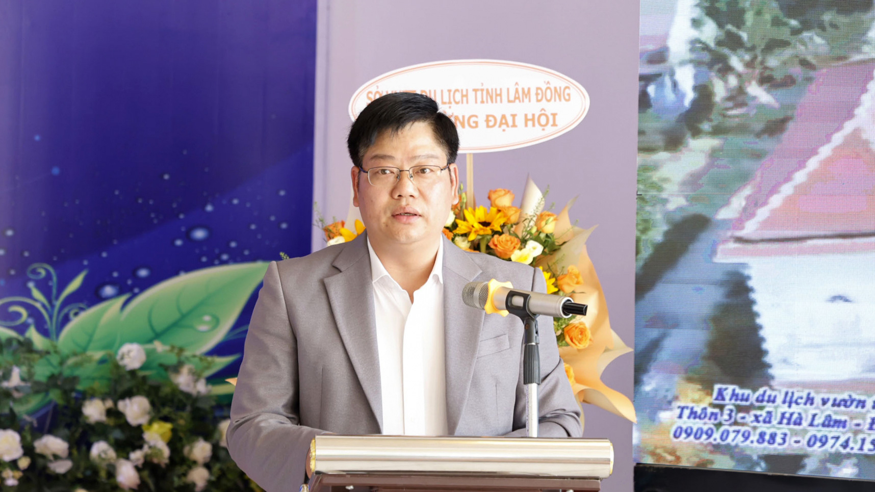 Ông Nguyễn Xuân Thắng thay mặt cơ quan quản lý Nhà nước về du lịch phát biểu tại Đại hội