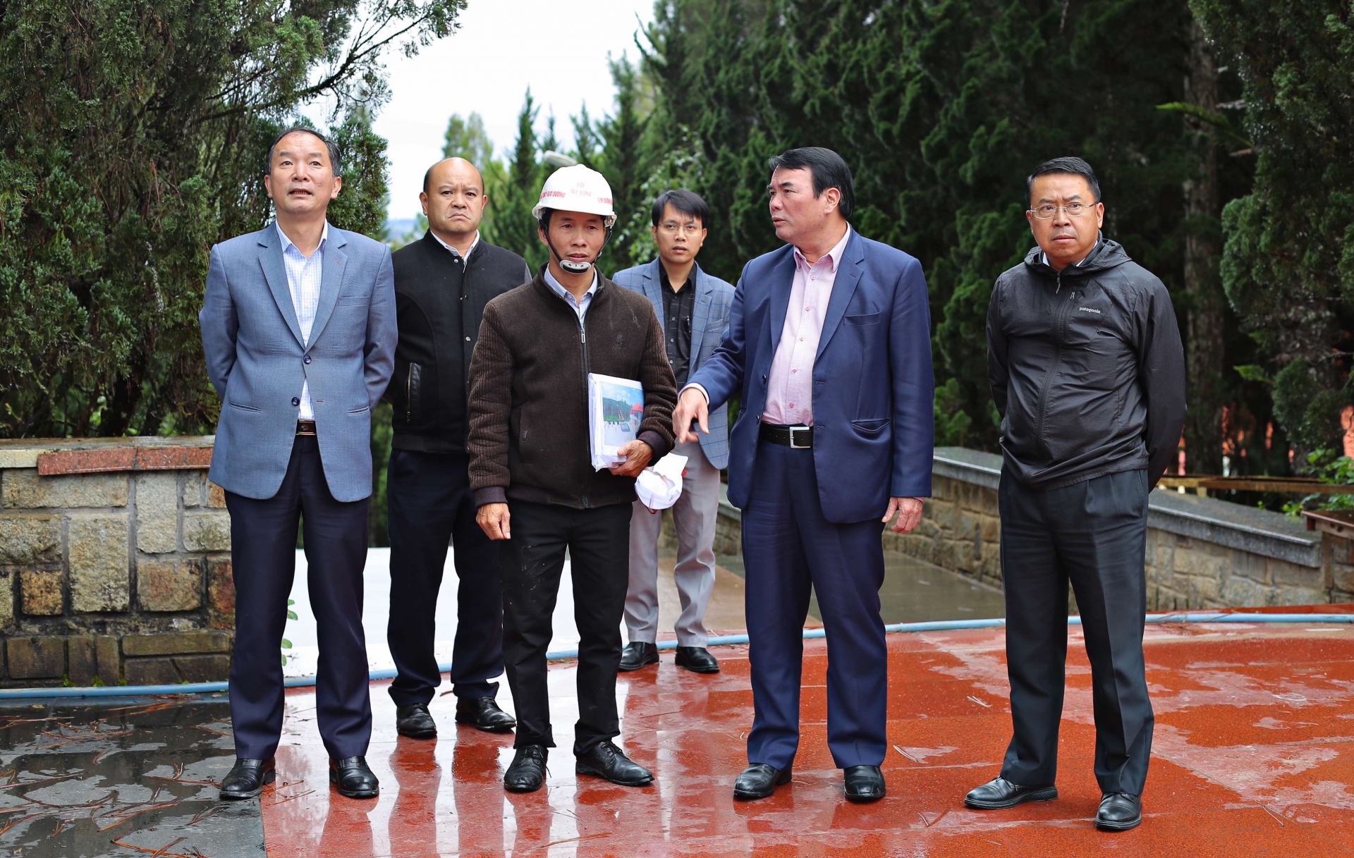 Phó Chủ tịch UBND tỉnh kiểm tra Dự án cải tạo, nâng cấp Nghĩa trang liệt sĩ TP Đà Lạt