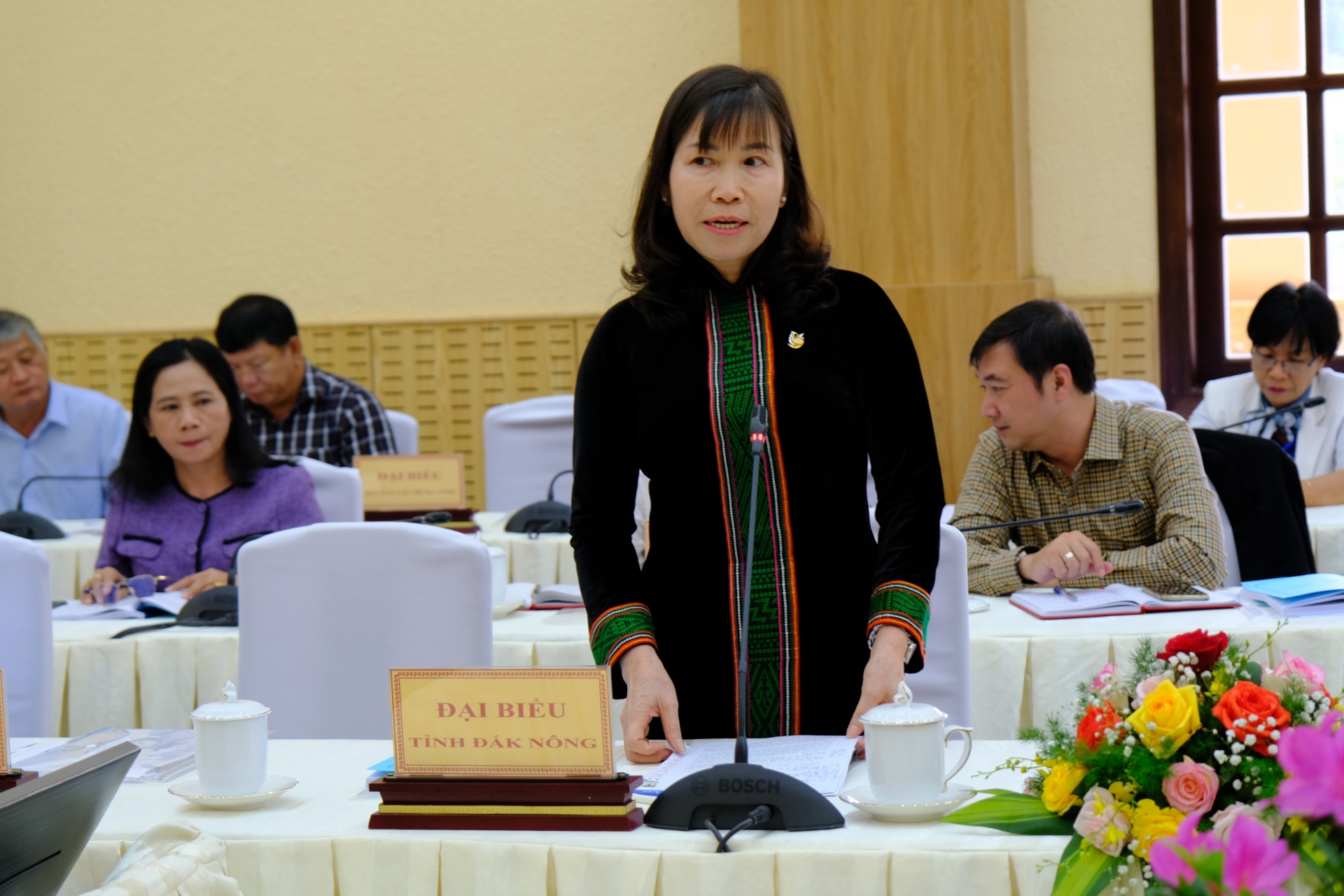 Đại biểu tỉnh Đắk Nông phát biểu, chia sẻ kinh nghiệm tại hội nghị. 