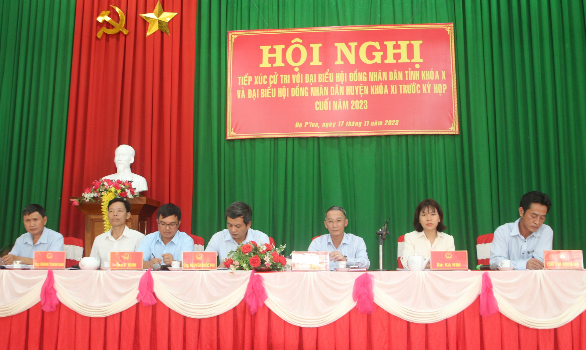 Chủ tịch UBND tỉnh Lâm Đồng Trần Văn Hiệp tiếp xúc cử tri tại huyện Đạ Huoai