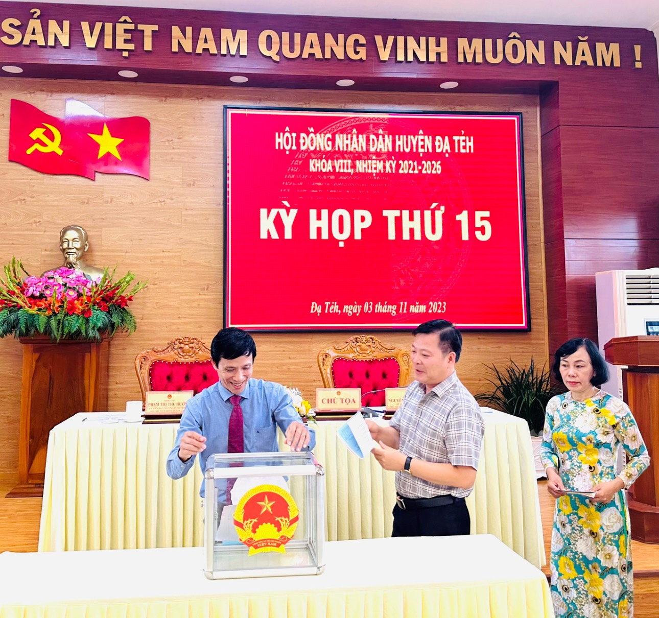 Đạ Tẻh: Tổ chức Kỳ họp HĐND lần thứ 15, Khóa VIII