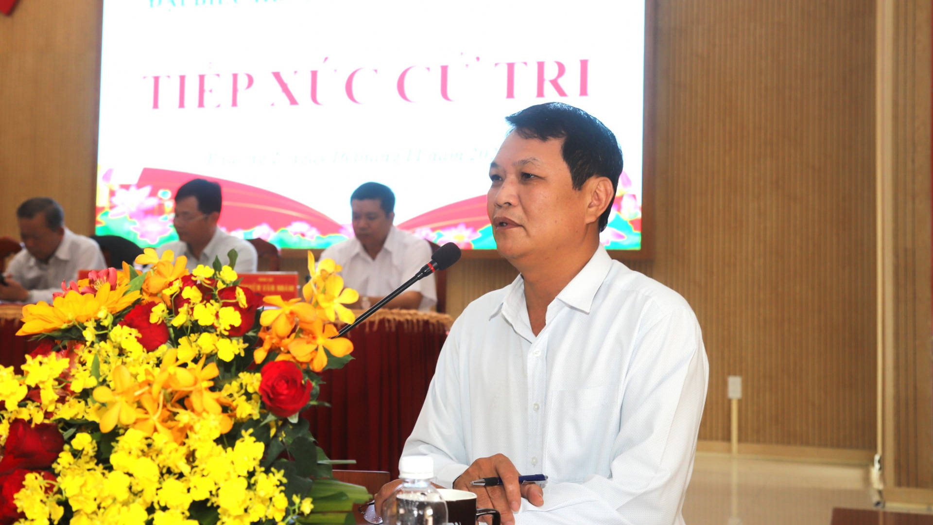 Phó Chủ tịch UBND TP Bảo Lộc Phùng Ngọc Hạp tiếp thu, giải trình ý kiến của cử tri