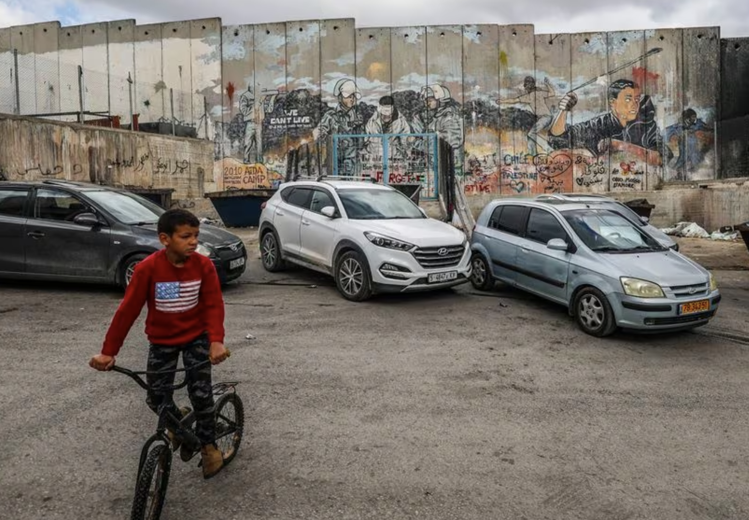 Bức tường bê tông bao quanh Bờ Tây tại khu vực trại tị nạn Aida ở Bethlehem, ngày 12/11
