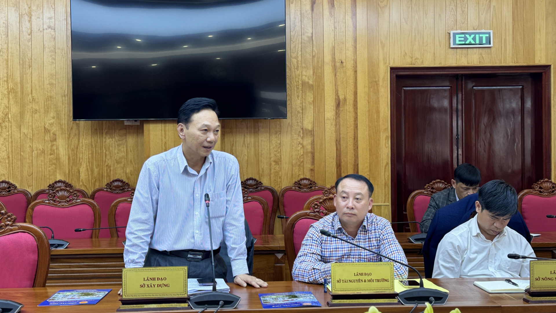 Đồng chí Lê Quang Trung - Giám đốc Sở Xây dựng phát biểu tại buổi làm việc