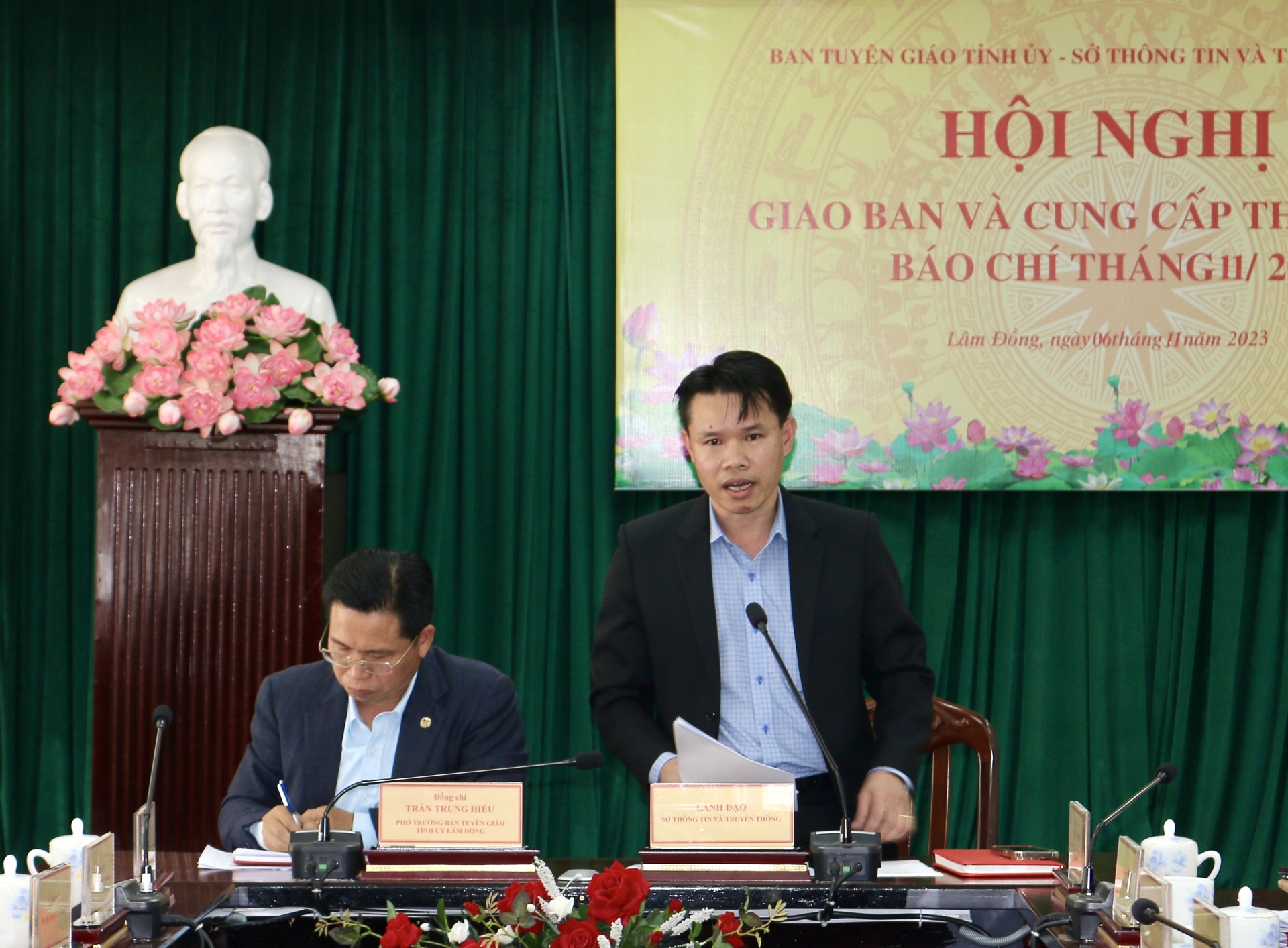 Phó Giám đốc Sở Thông tin và Truyền thông Vương Tôn Kiên thông tin tình hình hoạt động báo chí tháng 10/2023