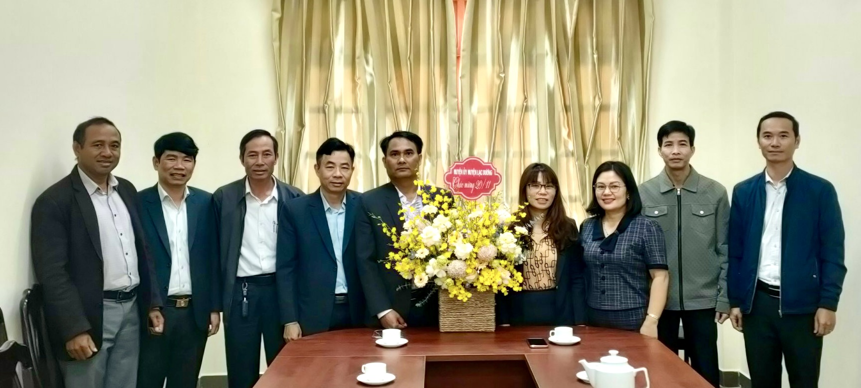 Lạc Dương: Thăm, chúc mừng Ngày Nhà giáo Việt Nam