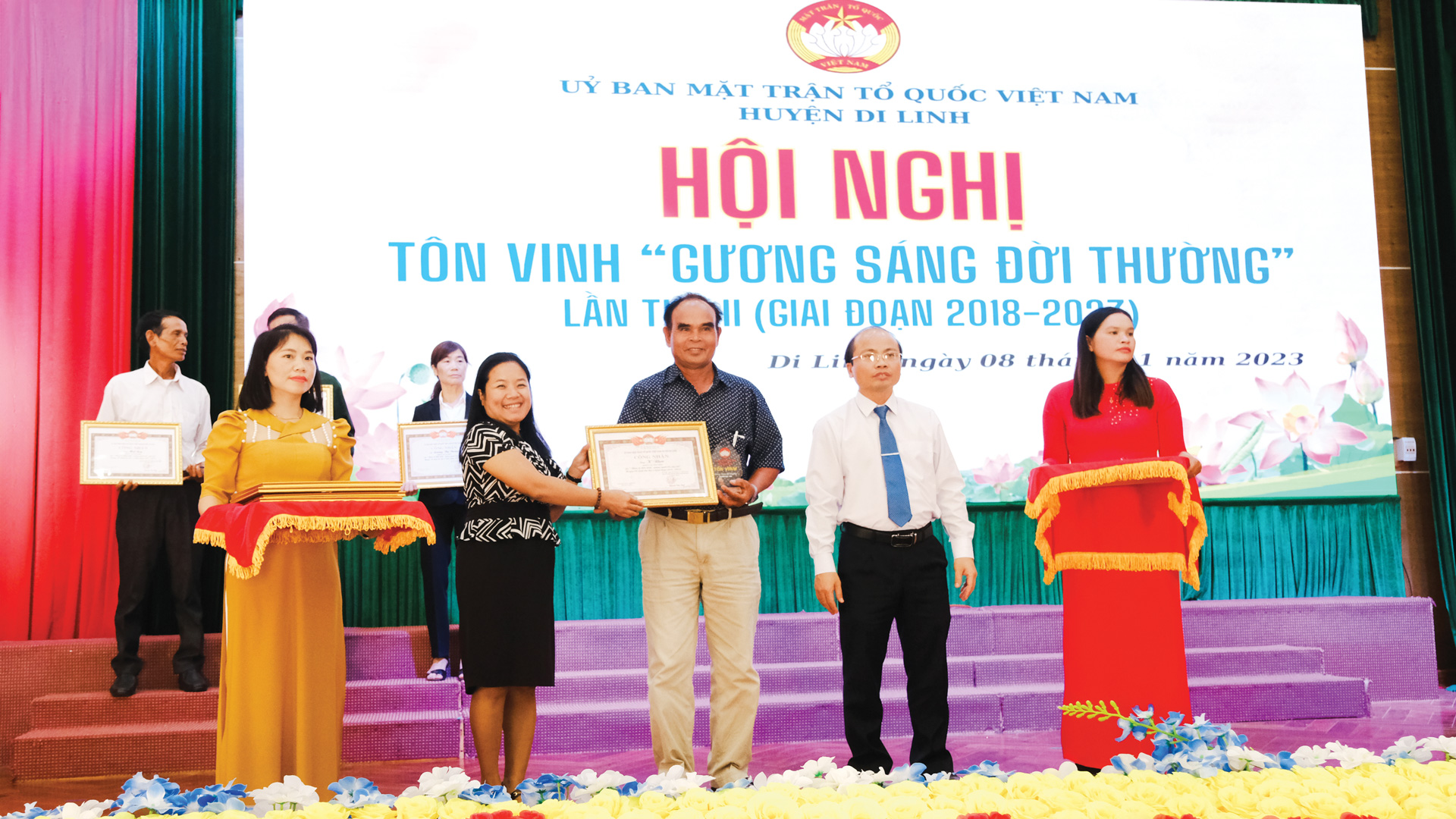 Lãnh đạo huyện Di Linh tôn vinh những “Gương sáng đời thường” giai đoạn 2018 - 2023
