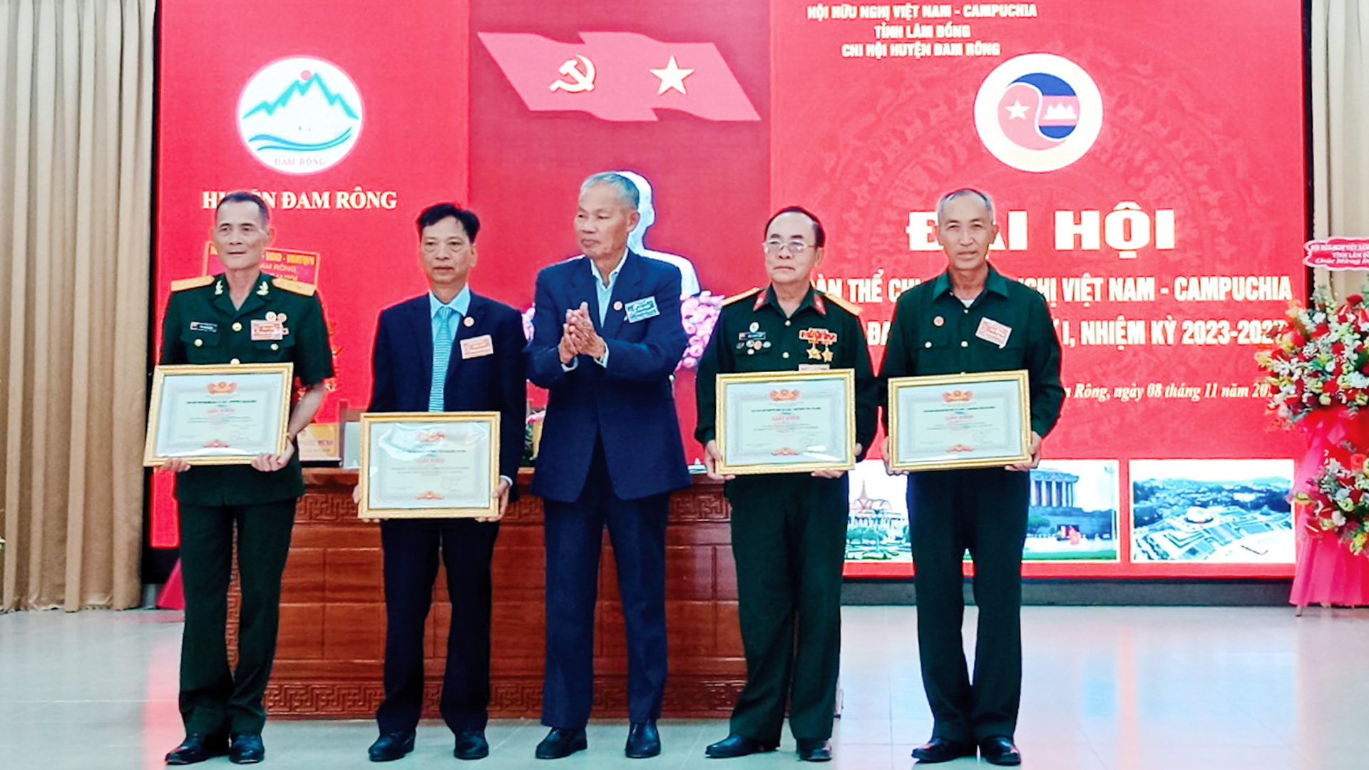 Nhiều cá nhân của Chi hội được Hội Hữu nghị Việt Nam - Campuchia tỉnh khen thưởng