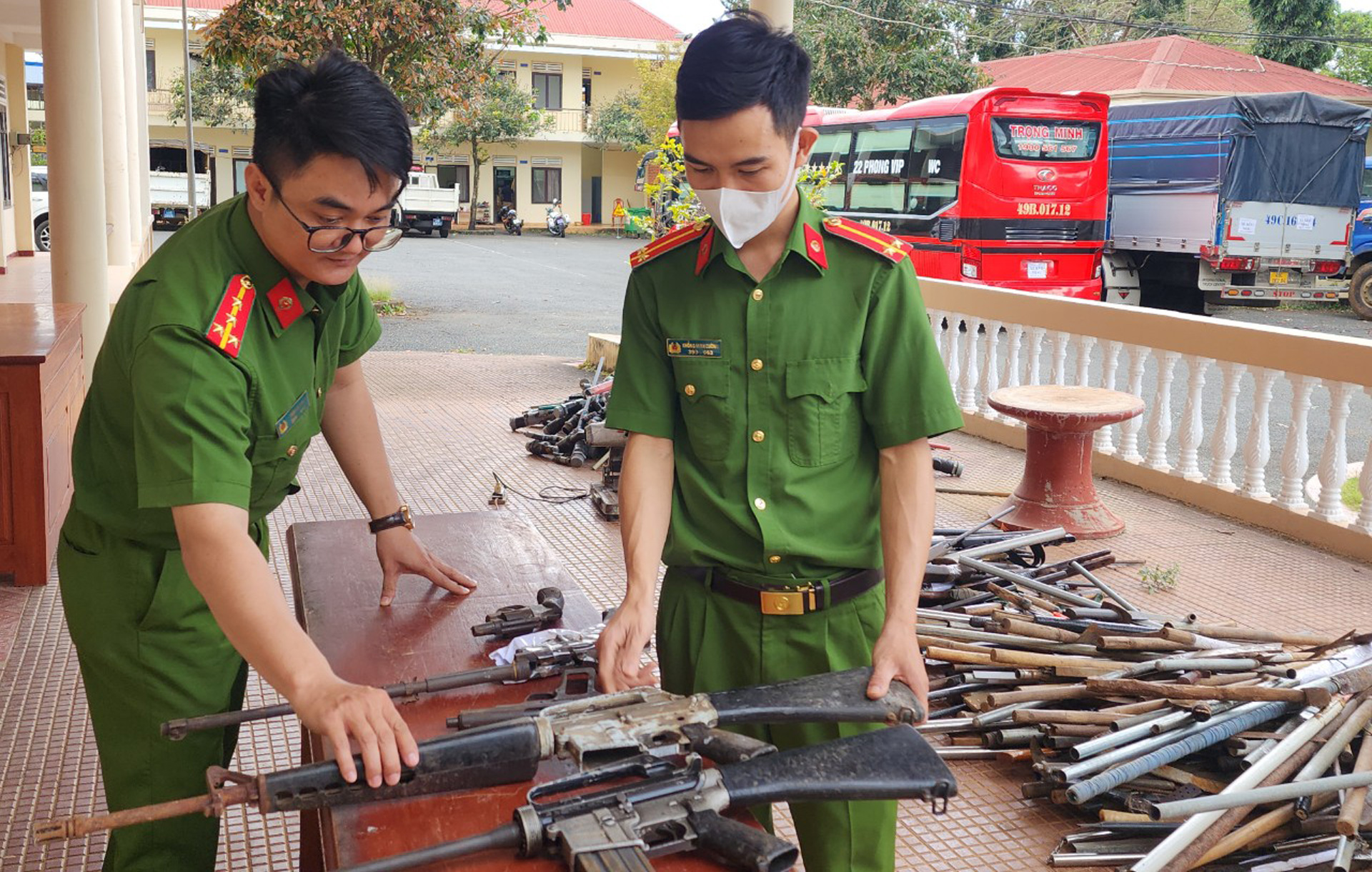 Di Linh: Tiêu huỷ vũ khí vật liệu nổ, công cụ hỗ trợ và pháo