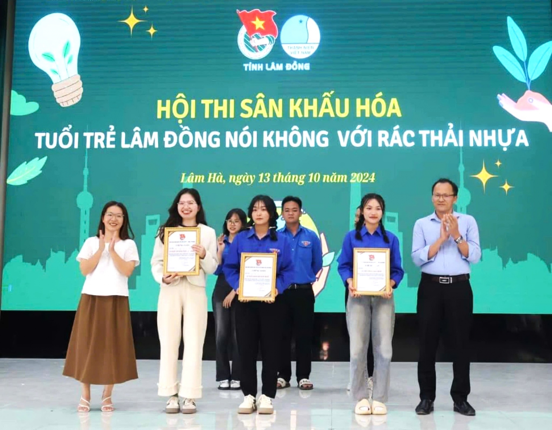 Đoàn Trung tâm GDNN - GDTX huyện Lâm Hà giành nhiều thành tích cao trong các hoạt động, phong trào chung của địa phương