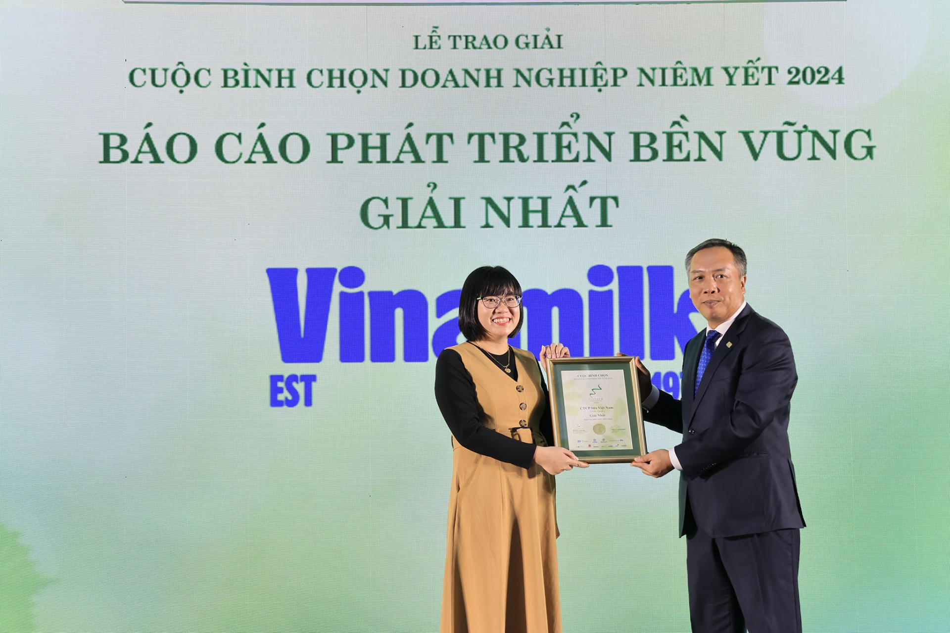 Vinamilk được trao giải nhất về báo cáo phát triển bền vững