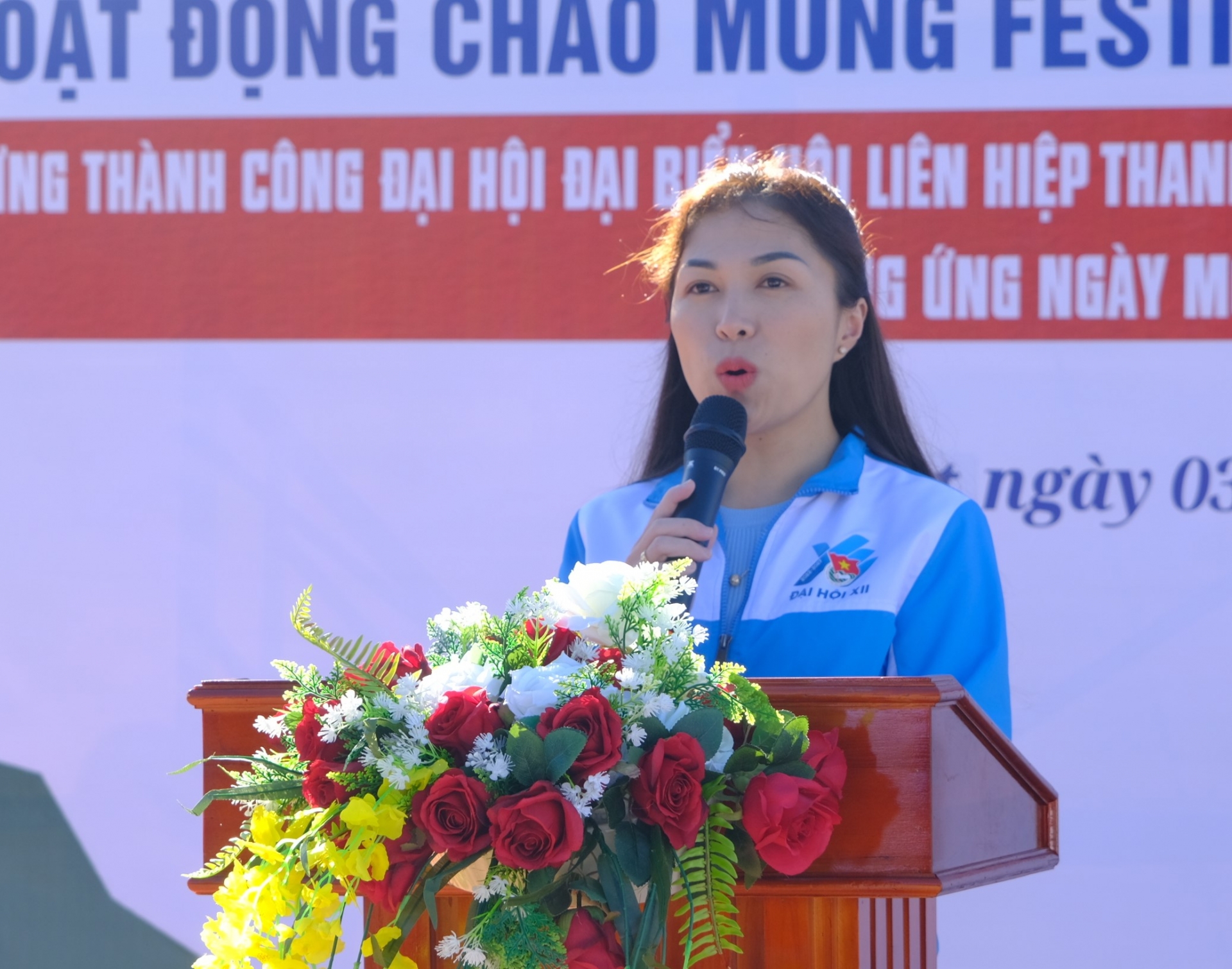 Phó Bí thư Tỉnh Đoàn Trần Diệp Mỹ Dung phát biểu phát động các hoạt động chào mừng Festival Hoa năm 2024