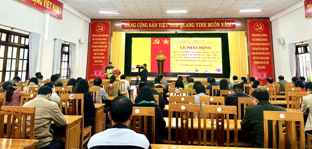 Quang cảnh Lễ phát độtng