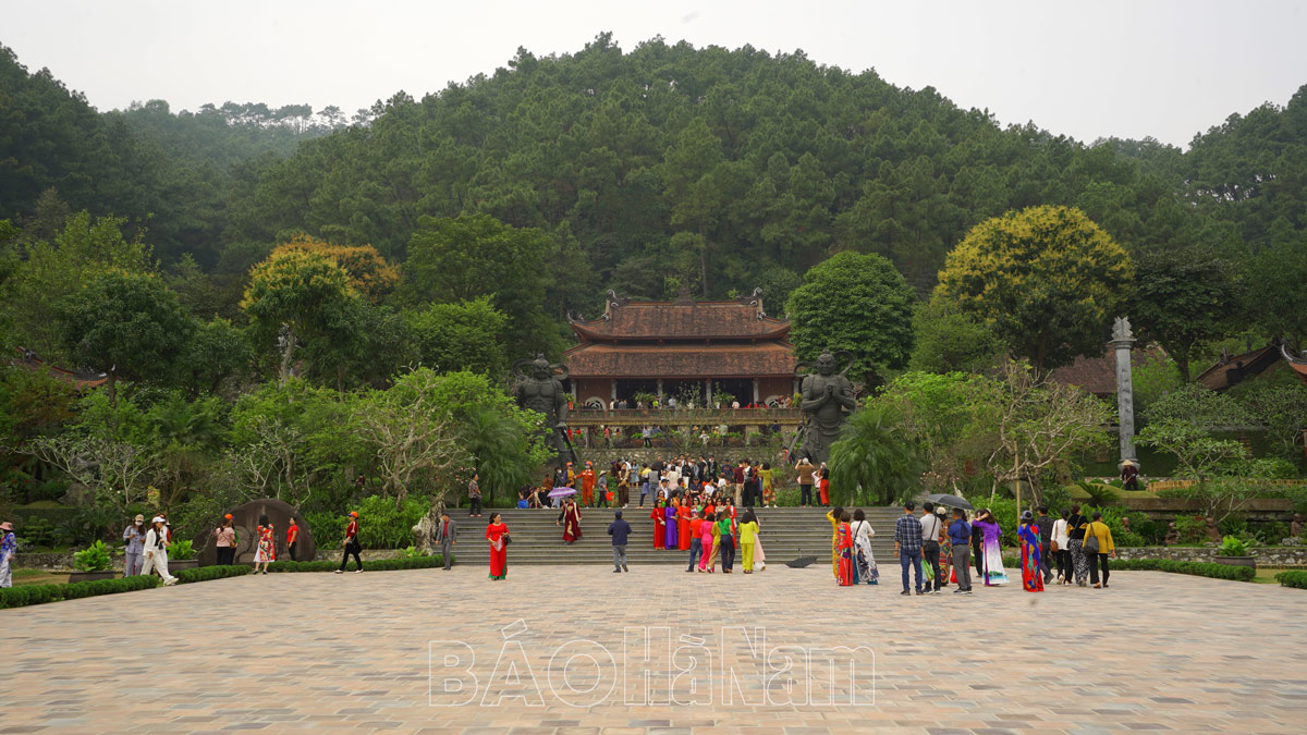 Chùa Địa Tạng Phi Lai (huyện Thanh Liêm) - một trong những điểm du lịch tâm linh hấp dẫn du khách Hà Nam hiện nay