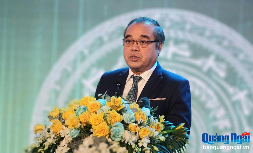 Phó Chủ tịch Thường trực UBND tỉnh Trần Hoàng Tuấn phát biểu tại buổi lễ