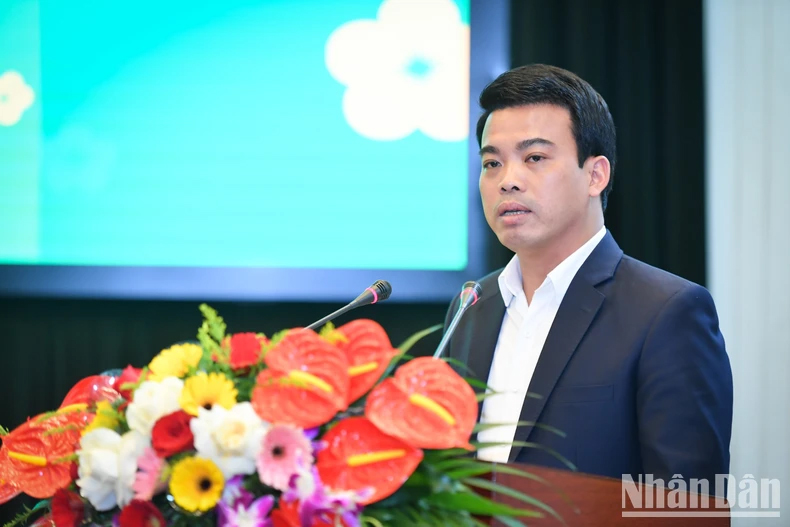 Đồng chí Lê Quang Toản, Chủ tịch Liên đoàn Lao động tỉnh Hưng Yên phát biểu tại chương trình. (Ảnh: THÀNH ĐẠT)