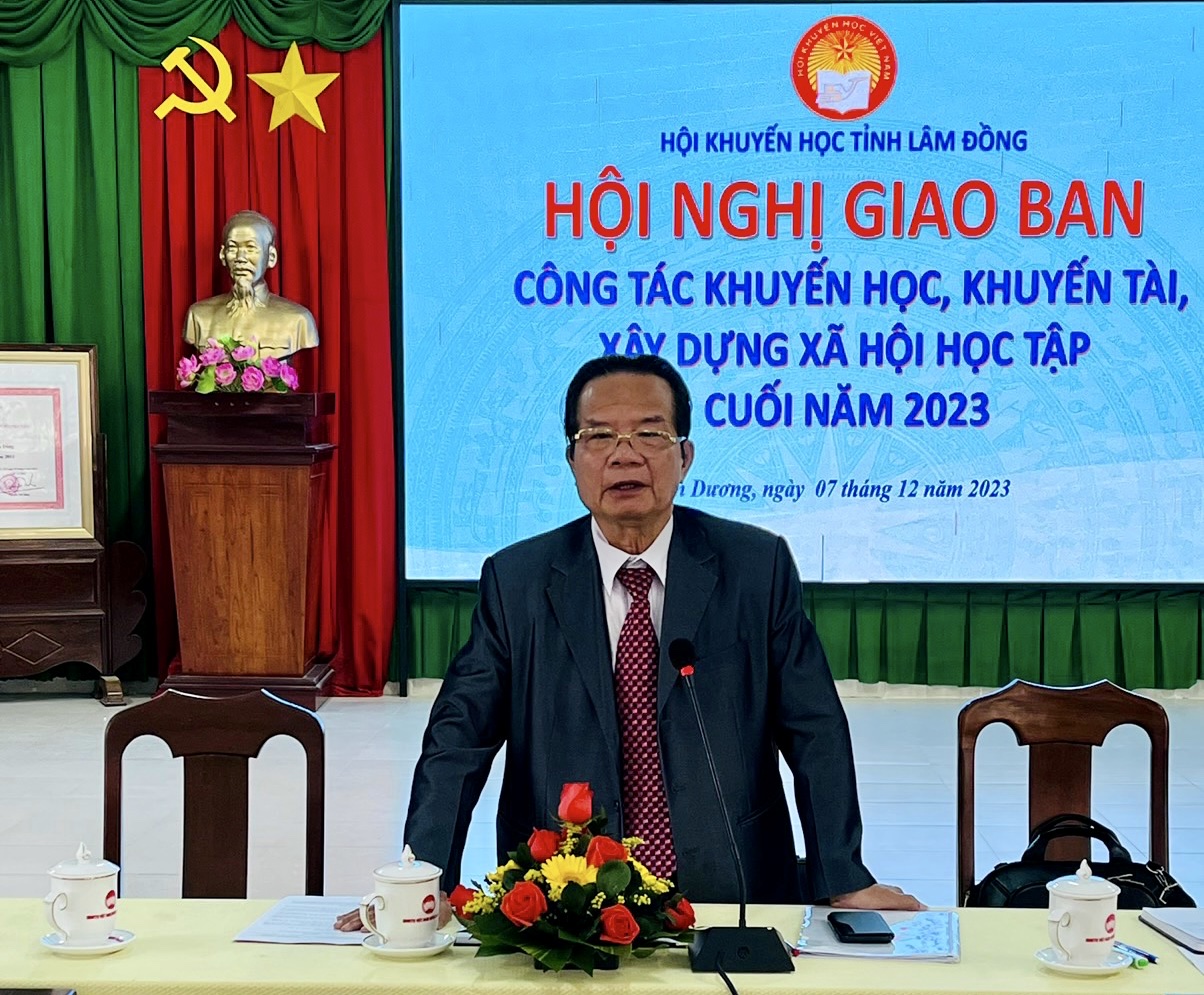 Nhà giáo Ưu tú Nguyễn Xuân Ngọc –Chủ tịch Hội Khuyến học Lâm Đồng đã phát biểu khai mạc hội nghị