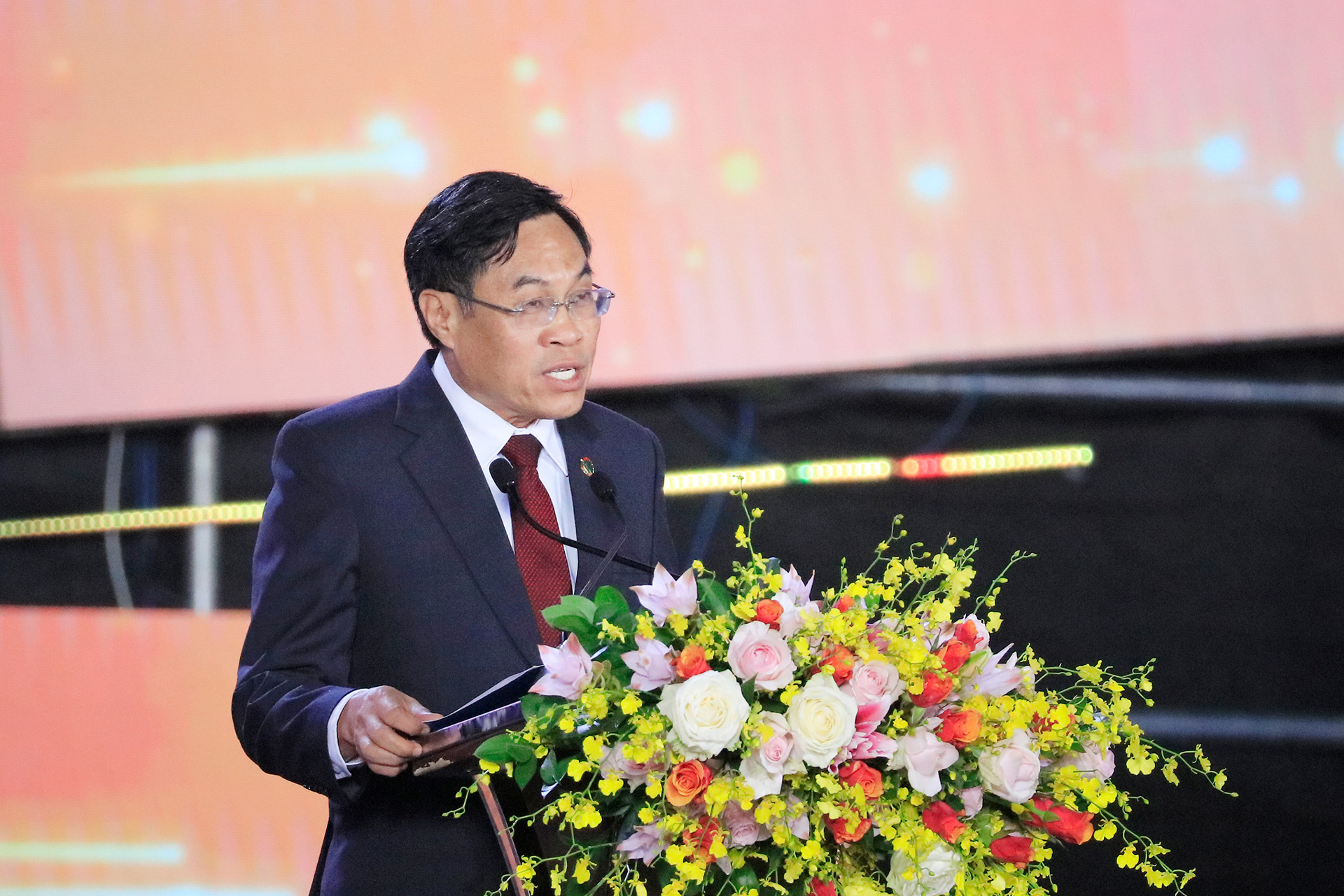 Phó Chủ tịch UBND tỉnh Lâm Đồng Võ Ngọc Hiệp phát biểu đáp từ